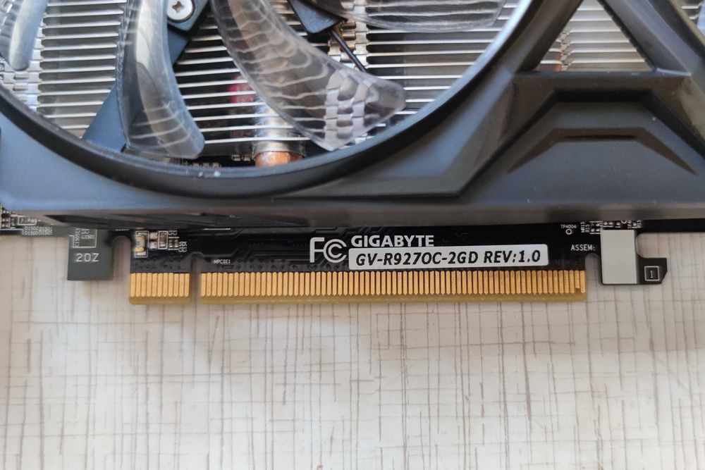 Видеокарта Gigabyte Radeon R9 270 2048MB GDDR5 256bit HDMI, 2хDVI