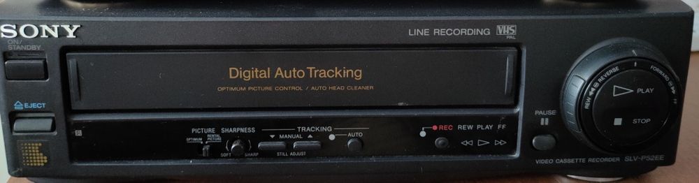 Продам Sony SLV - P52