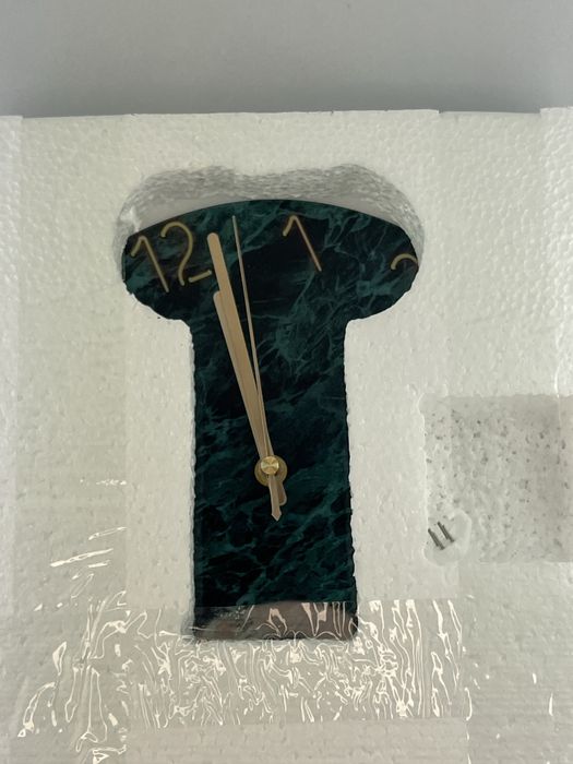 Szklany zegar kolor zielony marmur