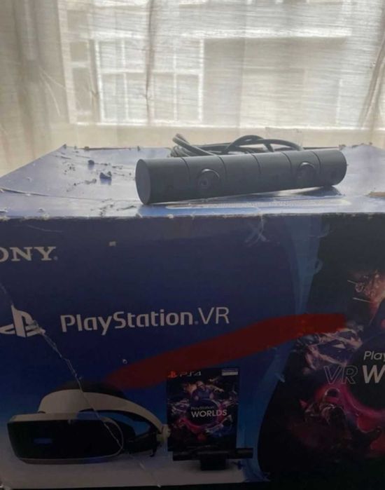 PlayStation 4 pro e óculos VR com câmera