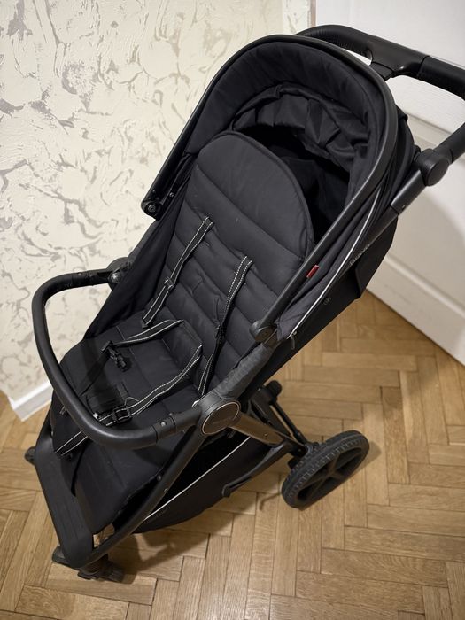 Прогулянкова коляска CARRELLO Bravo Plus