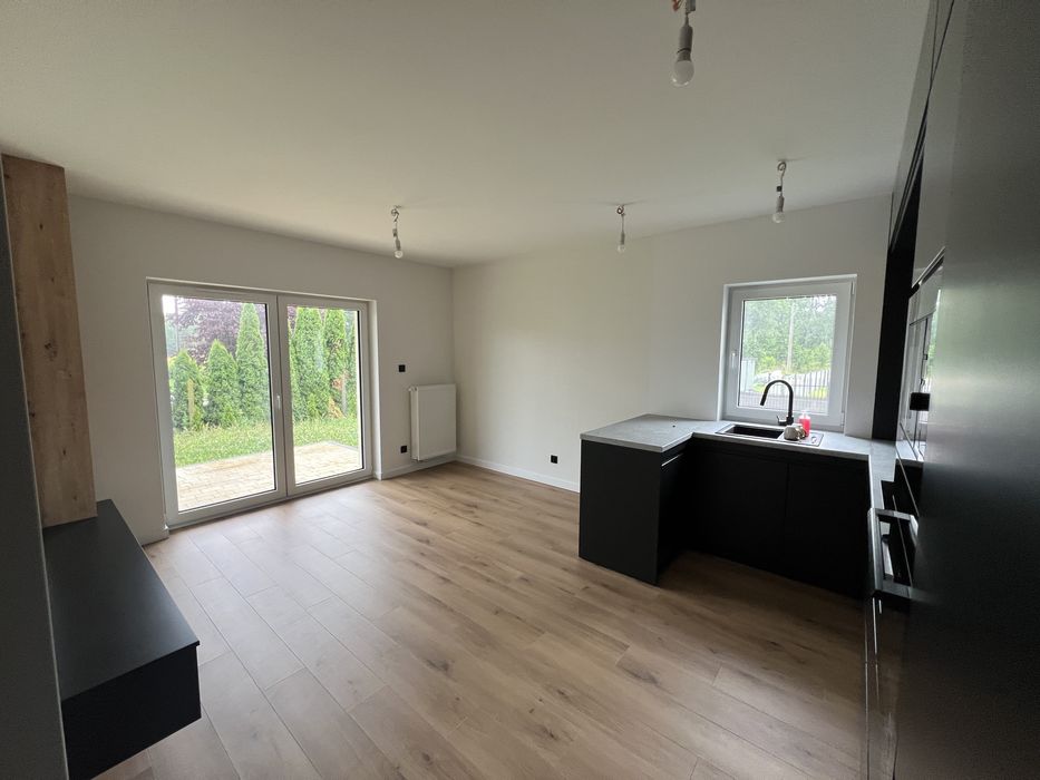 Nowoczesne mieszkanie z ogródkiem