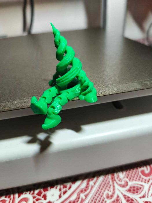 Міні новорічна ялинка-спіраль з ніжками - 3D-декор