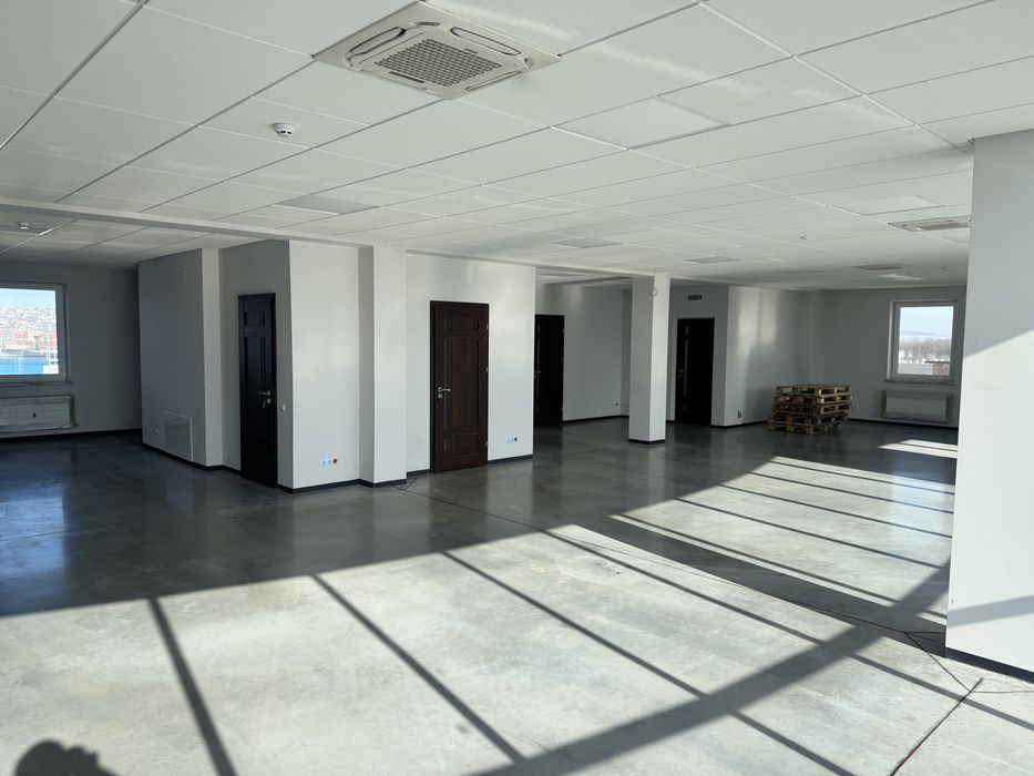 Здається в оренду комерційне приміщення 2,4 поверх з 4