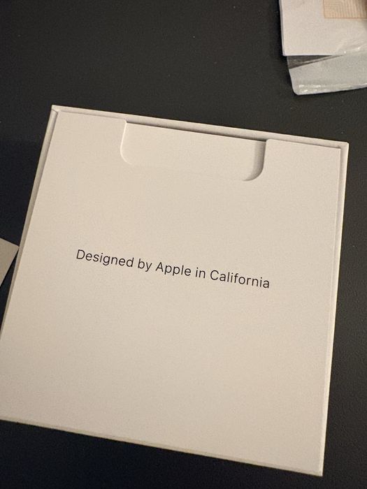 Air Pods 4 z aktywna redukcja szumów