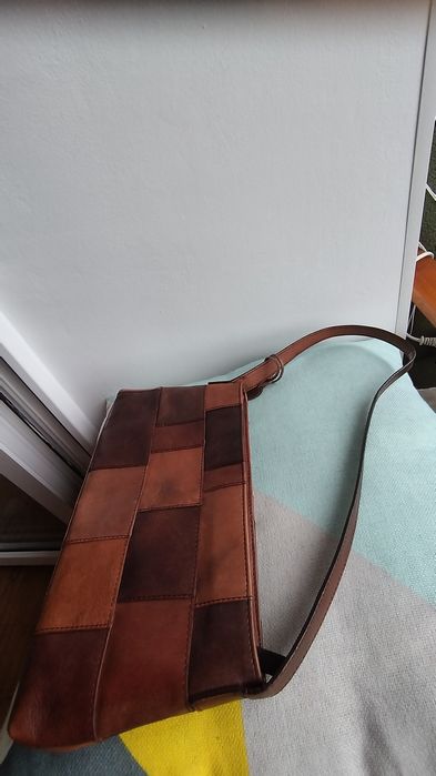 Сумка- багет кожаная