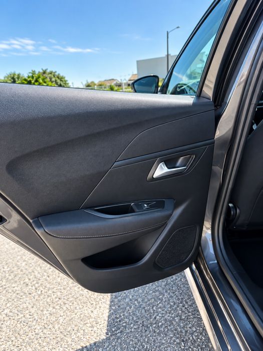 Peugeot 208 1.2  Allure desde 170€ mês