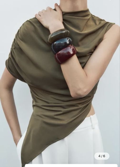 Топ Zara хакі. Дуже стильний. і гарний.