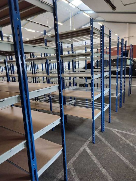 Estantes de Armazenamento Versáteis para Carga Manual