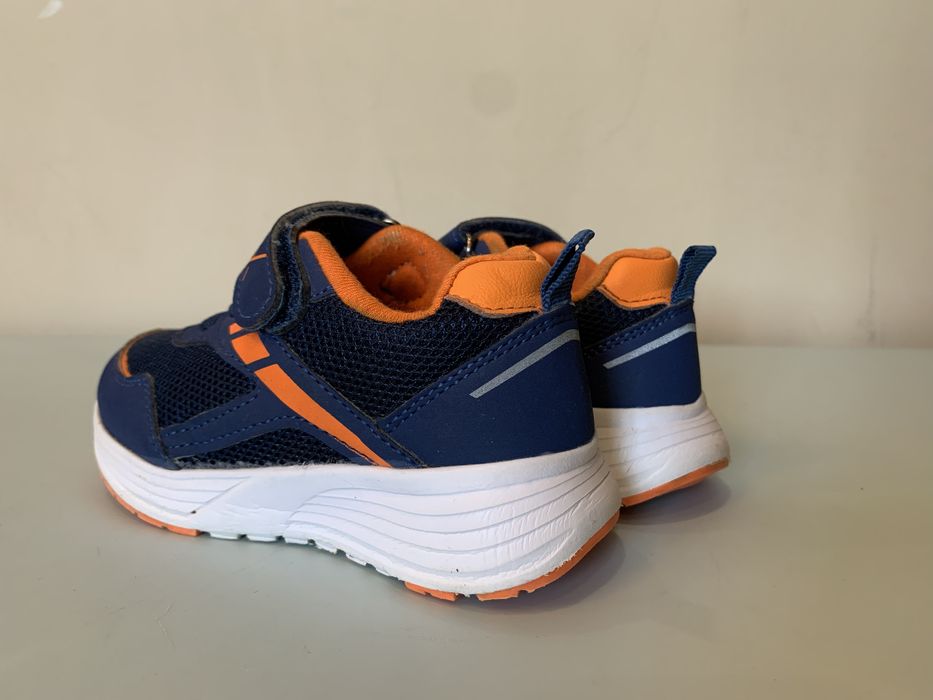 Дитячі кросівки 23-24 розмір