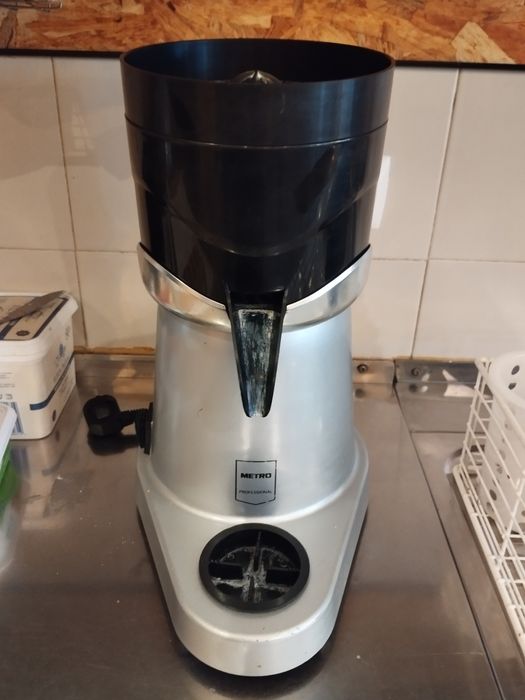 Espremedor de citrinos elétrico profissional Metro