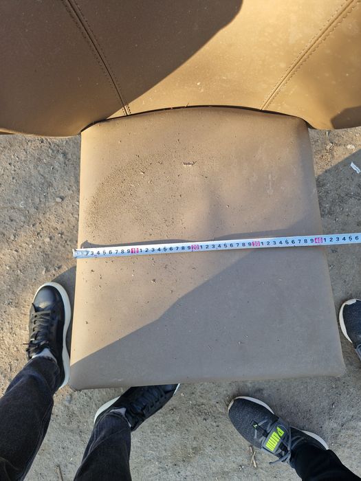 Продам кожаный БЕЖЕВЫЙ стул