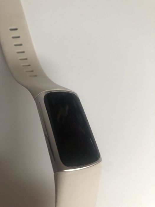 Fitbit charge 6 porcelain