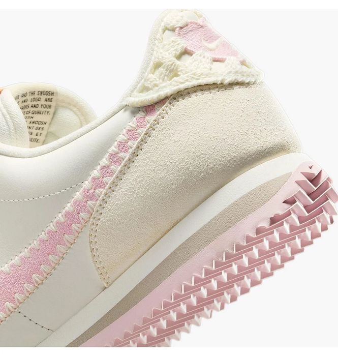 Кросівки жіночі Nike Cortez ValentineS Day Beige HV6012-161