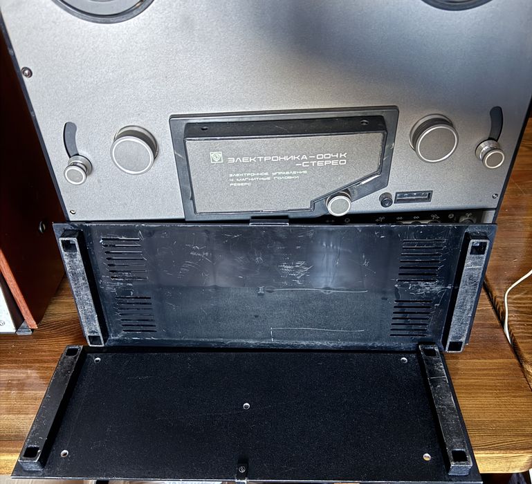 Магнітофон Электроника 004 / 003