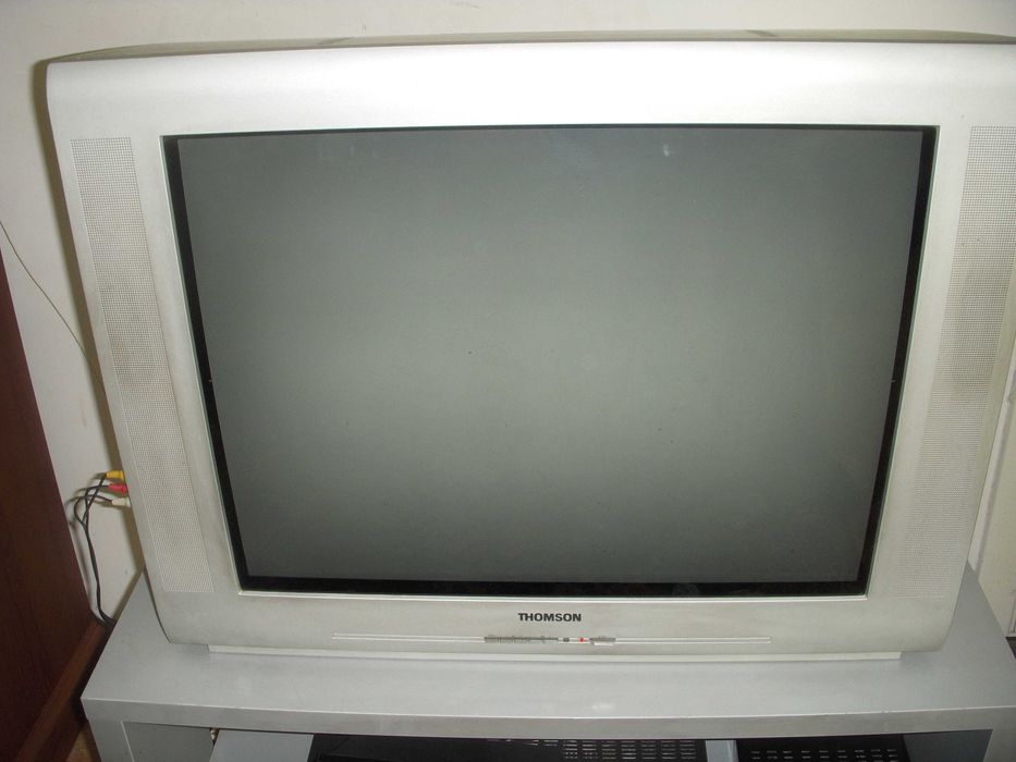 Телевізор кінескопний Thomson. Плоский екран.