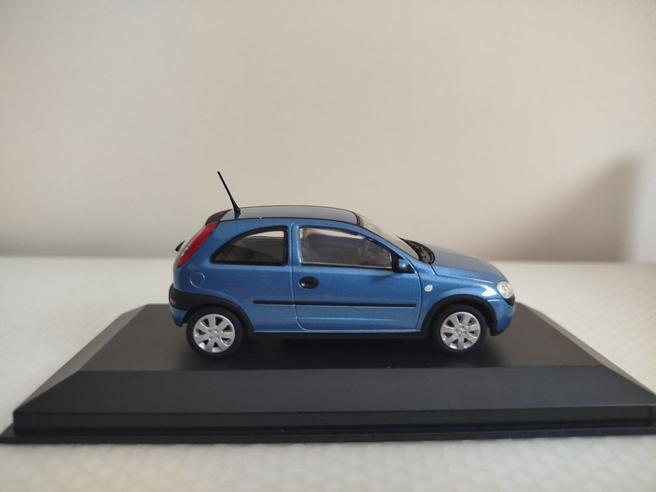 Miniatura Opel Corsa 1/43 Nova