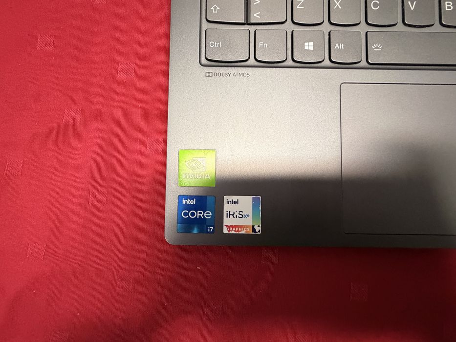 Vendo pc Yoga Slim 7 Pro 14ITL5