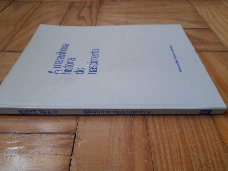 Livro "  A Maravilhosa História do Nascimento ) Antigo