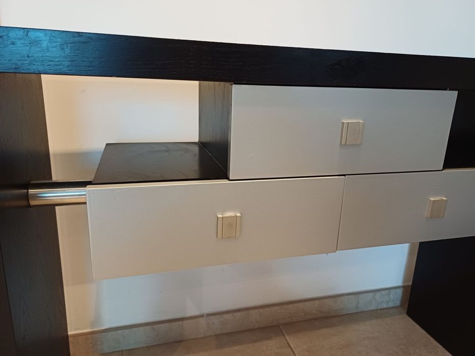 Consola Wengue e Prata