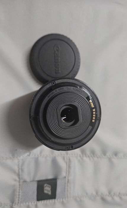 Lente Canon 18-55mm 4-5.6 IS STM.