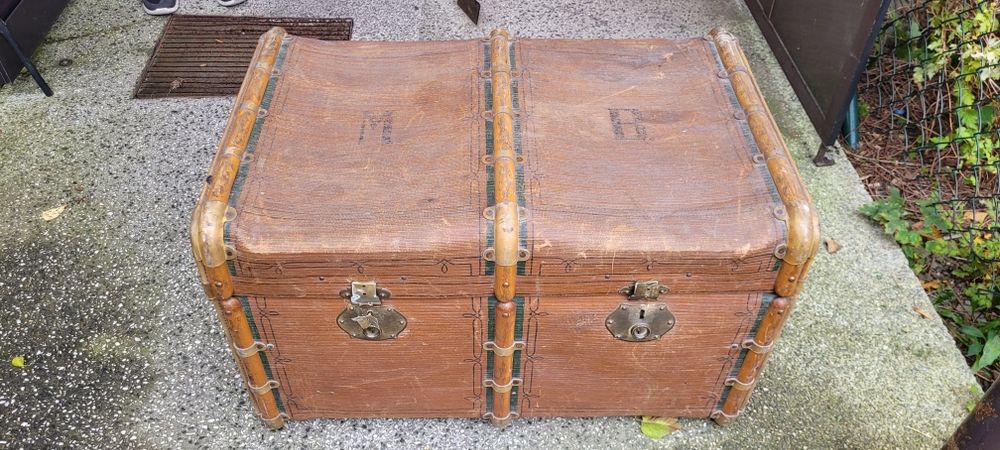 Przedwojenny kufer zamorski, stara waliza walizka