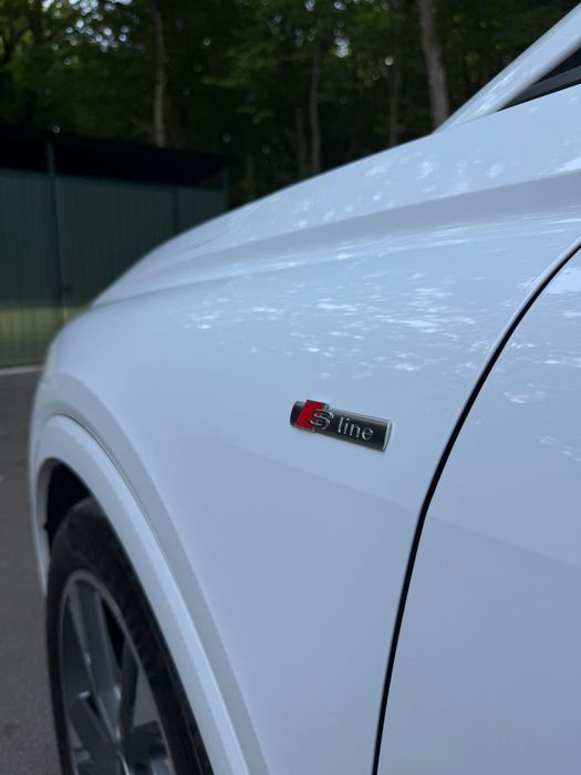 Авто Audi q4 sportback e-tron