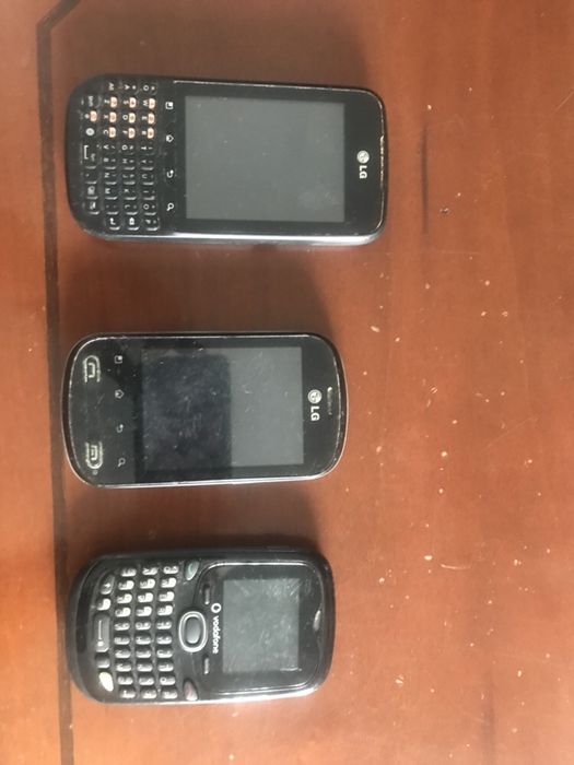 Telemóveis antigos. Para peças ou coleccionadores.