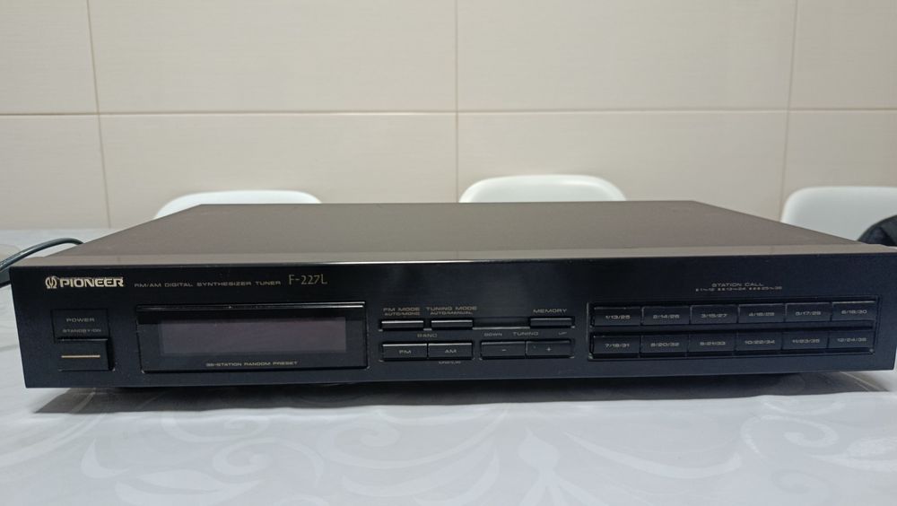Rádio PIONEER F-227L