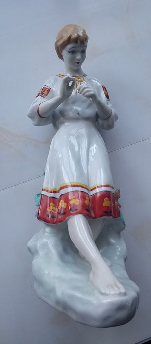 Три статуетки. Полонне