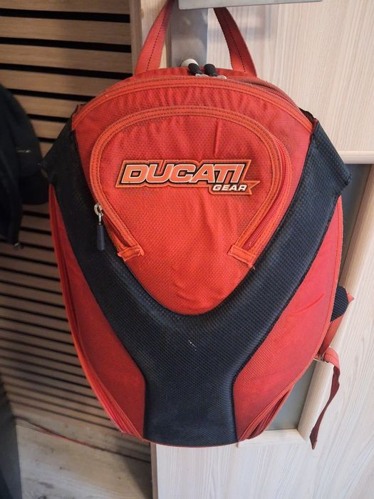Sztywny plecak na motor DUCATI