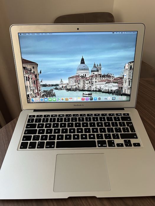 Apple MacBook Air 13” 2017 | Intel i5 | 8 GB RAM | 128 GB SSD | Pudełko + Ładowarka