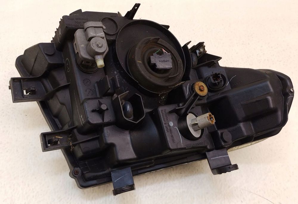 nissan navara d40 05-08 lampa lewa przednia lewy przód h4 26060-eb30b