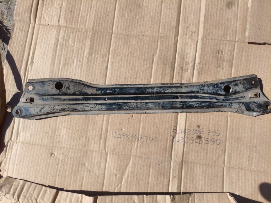 Кронштейн,опора Audi A6C6,Ауди А6С6