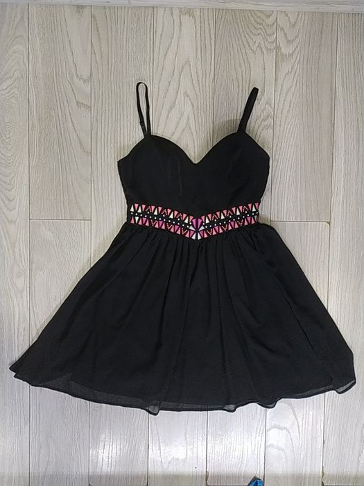 Коктейльна сукня на бретельках шифонова