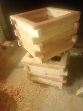 Doniczki drewniane ogrodowe