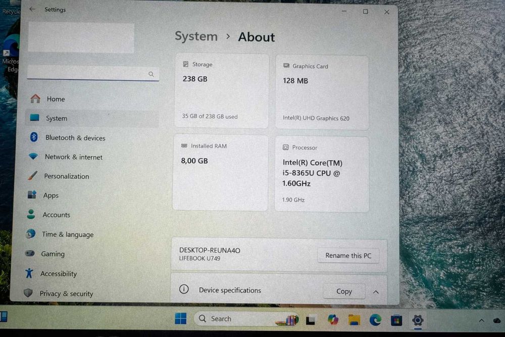 Portátil Fujitsu Lifebook U749 i5 / 8GB RAM / SSD 256GB