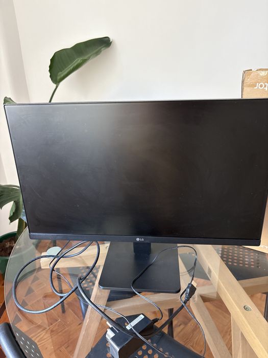 LG monitor 24”/60cm