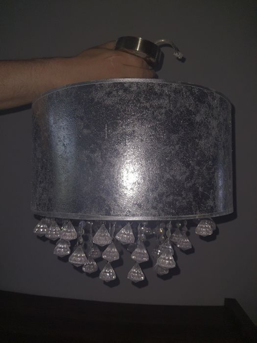 Lampa z kryształkami