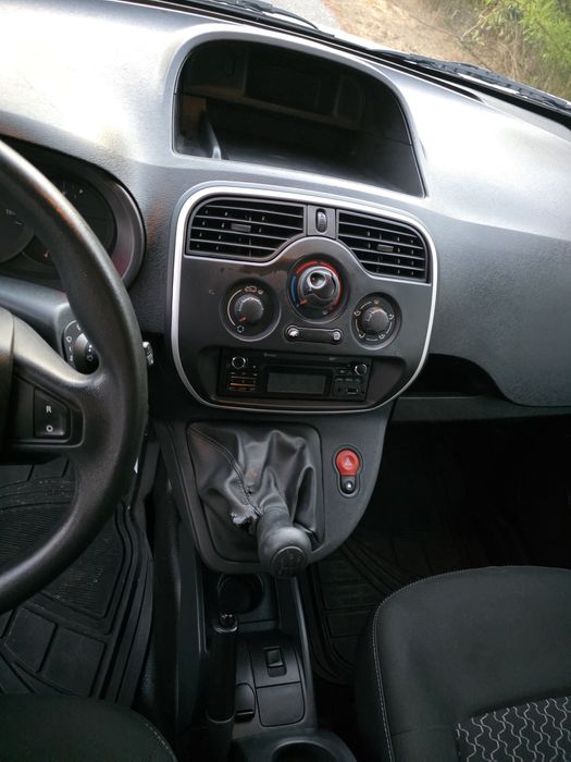 Renault kangoo iva dedutível com garantia