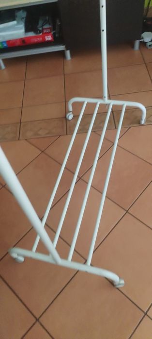 Cabideiro Charriot IKEA branco