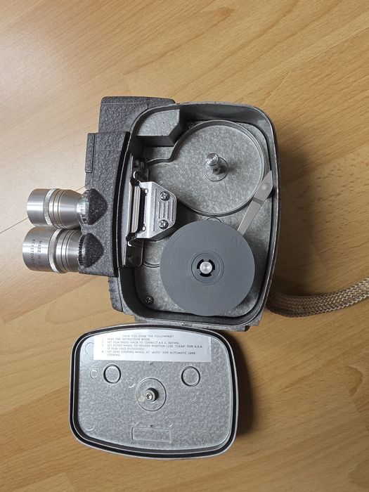 Kamera analogową 8mm dziala