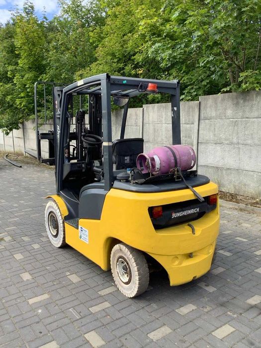 Jungheinrich TFG425 LPG – 2,5 t, Triplex 4,7 m, niski 2,15 m