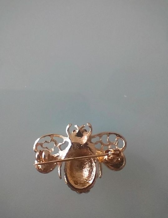 Broche abelha dourado