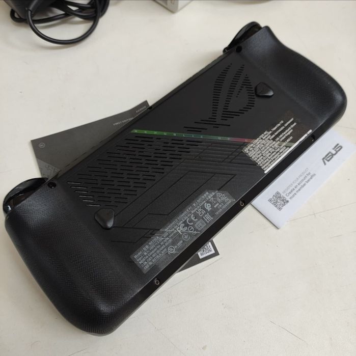 PC PORTÁTIL ASUS ROG ALLY X 1TB SSD E 24GB RAM TELA 120HZ - 20dias uso