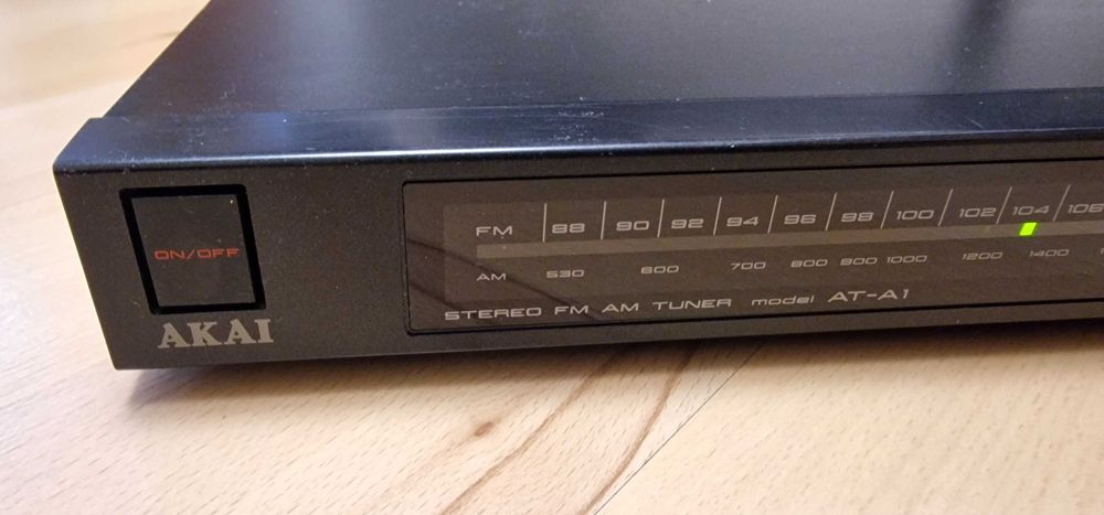 Tuner radiowy Akai AT-A1