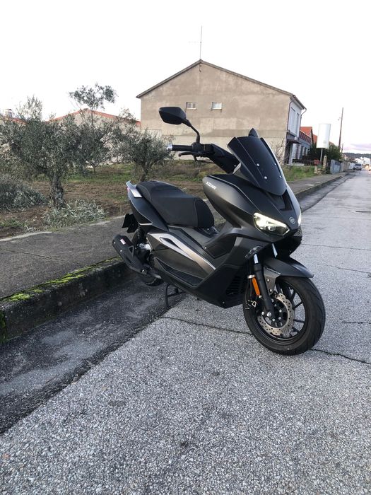 Vendo scooter 125 keewey como apenas 6mil KM