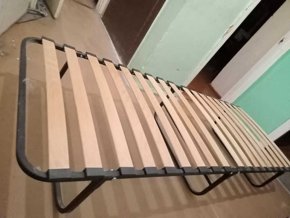 Розкладачка на ламелях