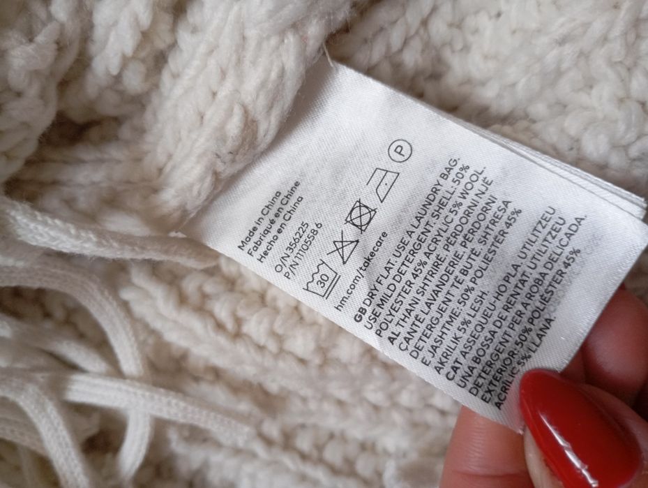 H&M XL śmietankowy luźny sweter oversize o grubym splocie z frędzlami