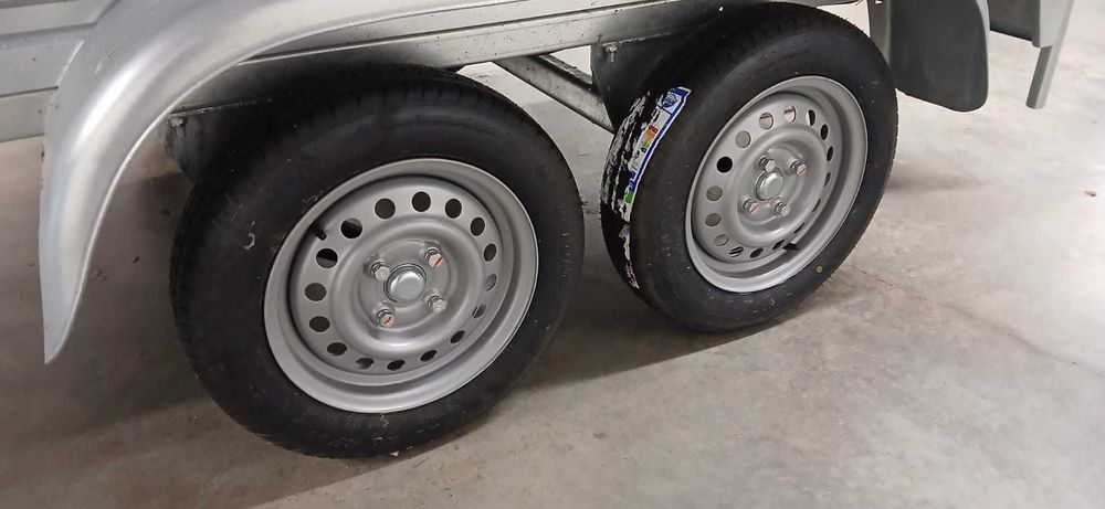 Reboque Atrelado NOVO eixo duplo